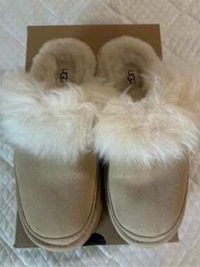 UGG Women's Sheepskin Fur-Trim Slippers disquieted chalet size 8